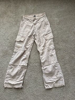 American Eagle Outfitters Cargo Pants in Beige